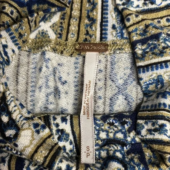 Free People Mock Neck Printed Top | Navy & Beige | Stretchy - Picture 3 of 12